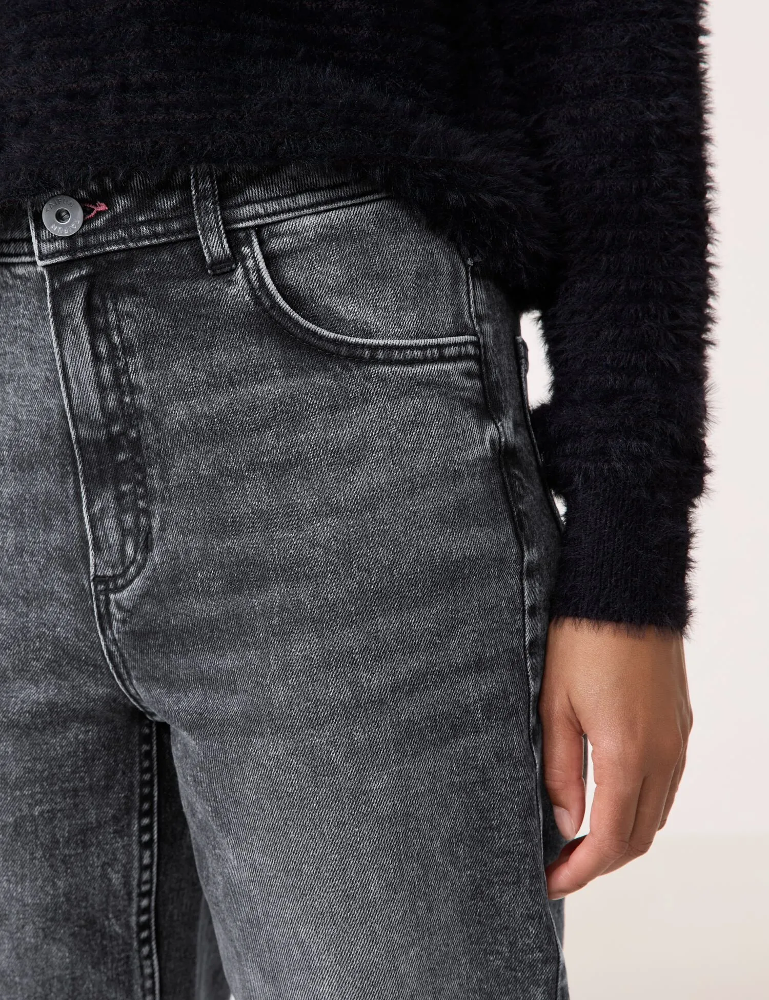 7/8-length jeans in a relaxed fit