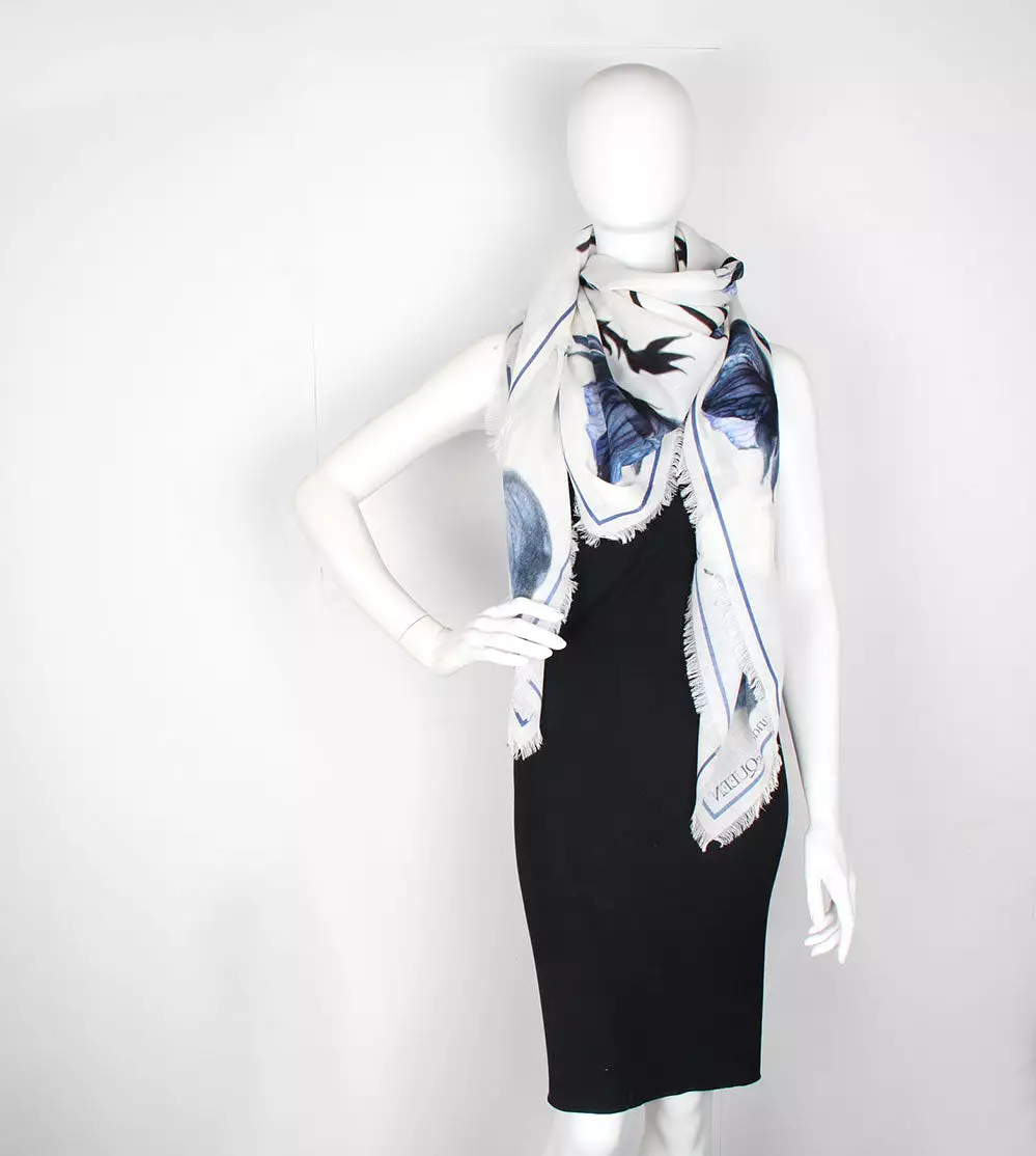 Bellflower Shawl, White/Blue