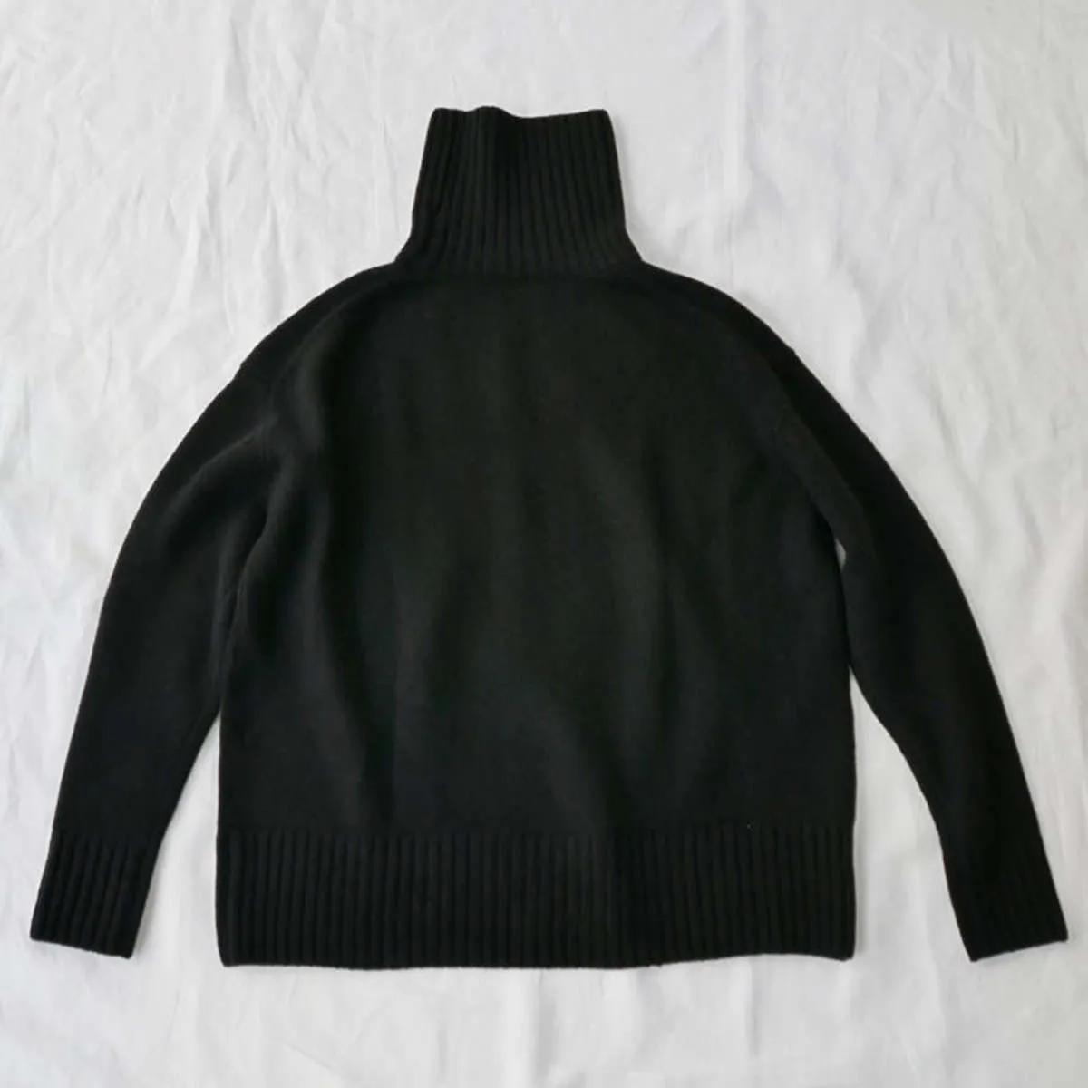 Cashmere Turtleneck Sweater - Black