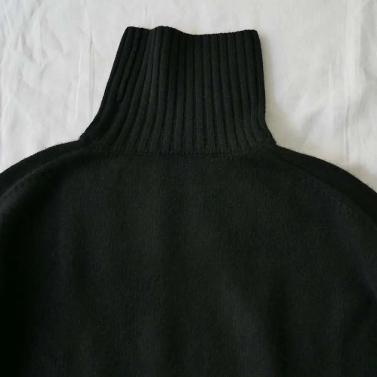 Cashmere Turtleneck Sweater - Black