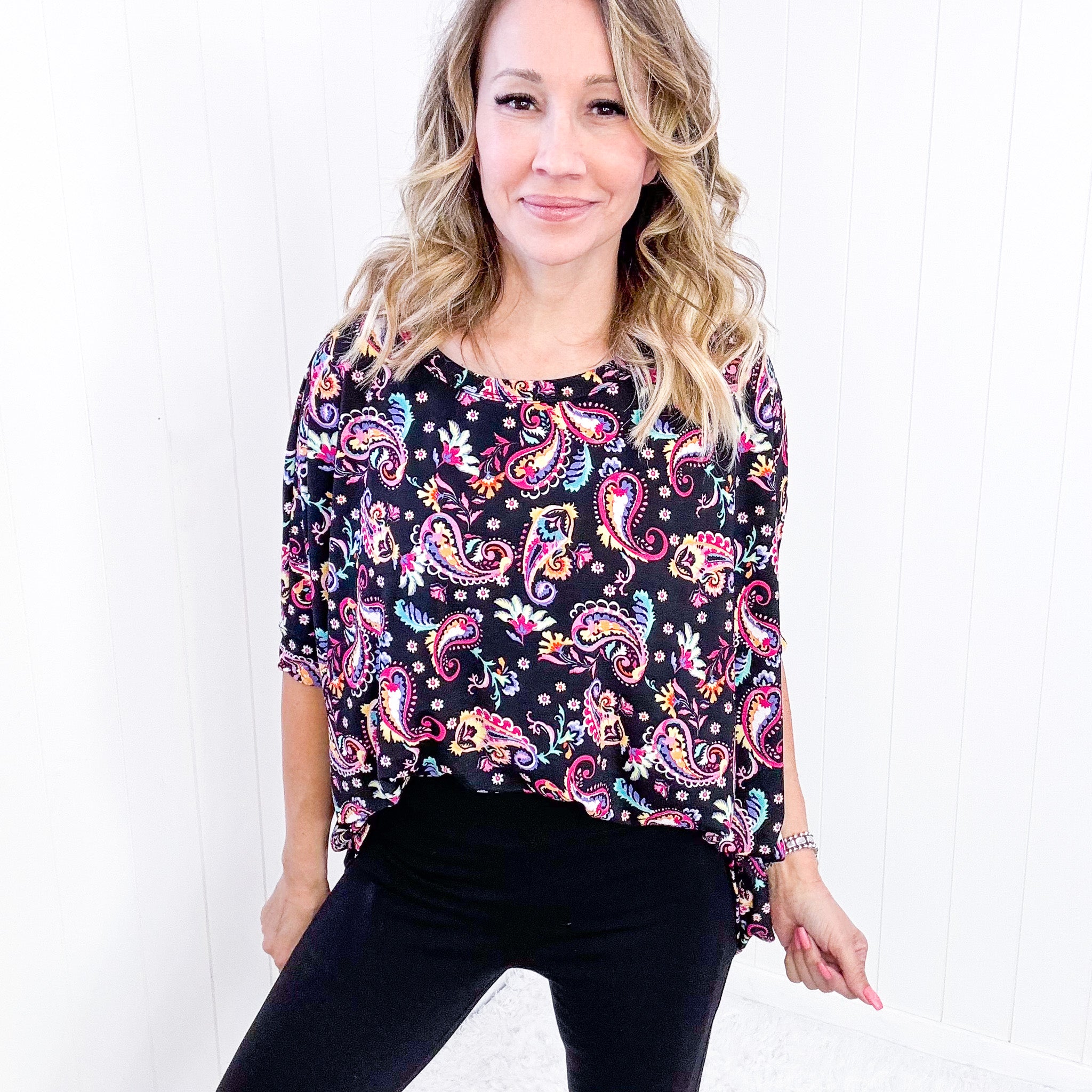 Dear Scarlett Essential Blouse in Black and Pink Paisley