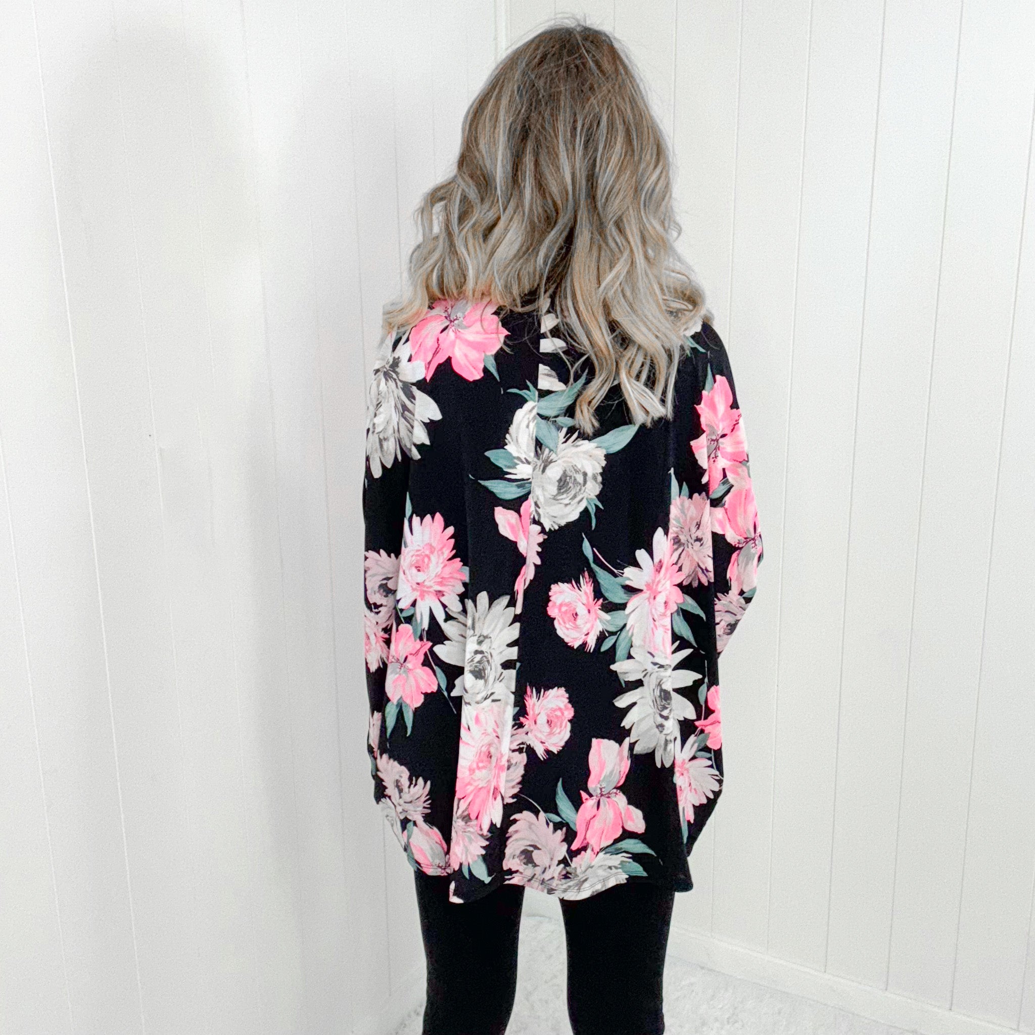 Dear Scarlett Essential Blouse in Black Floral