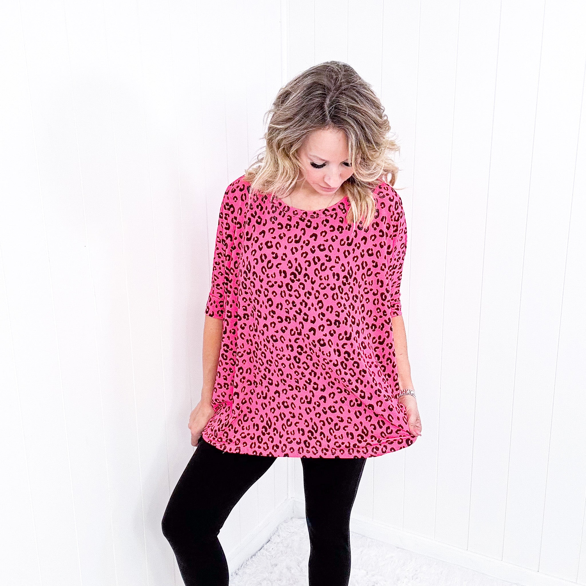 Dear Scarlett Essential Blouse in Hot Pink Leopard