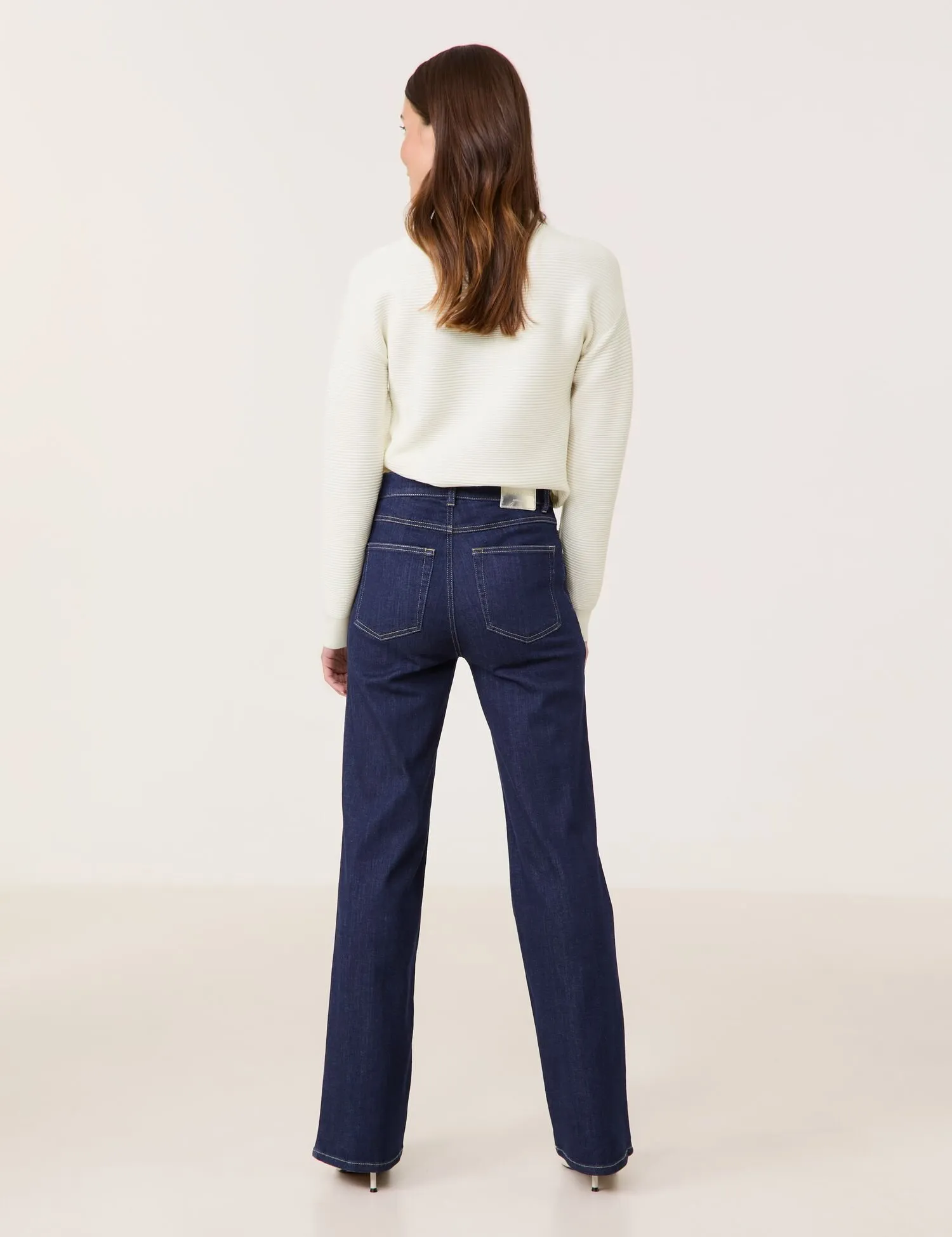 Five-pocket jeans with a wide leg