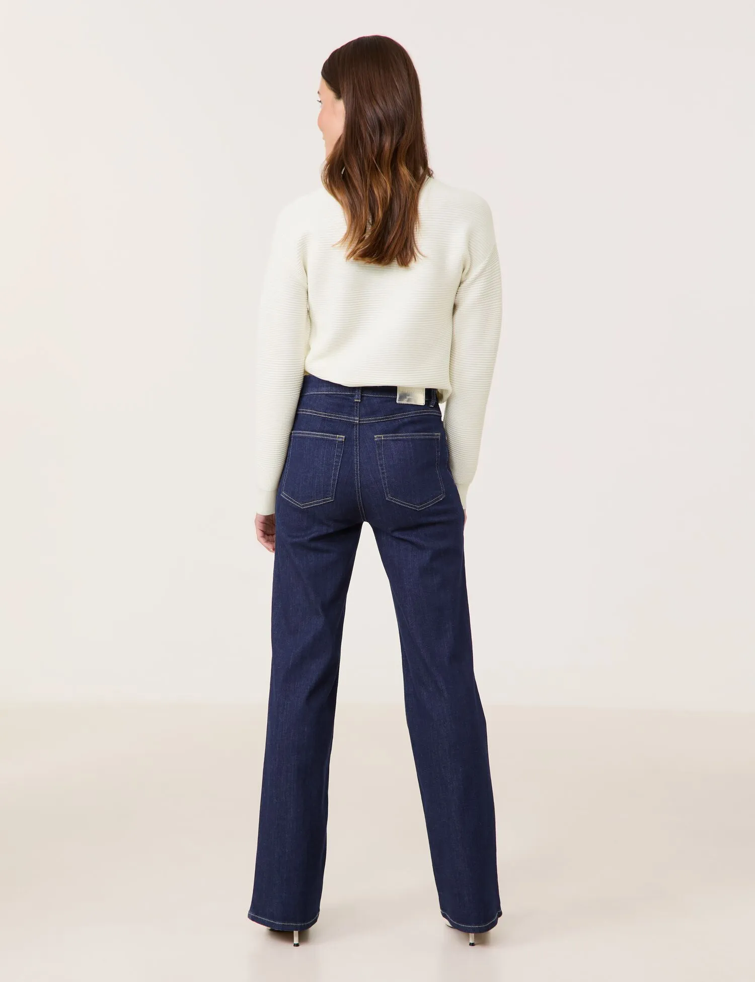 Five-pocket jeans with a wide leg