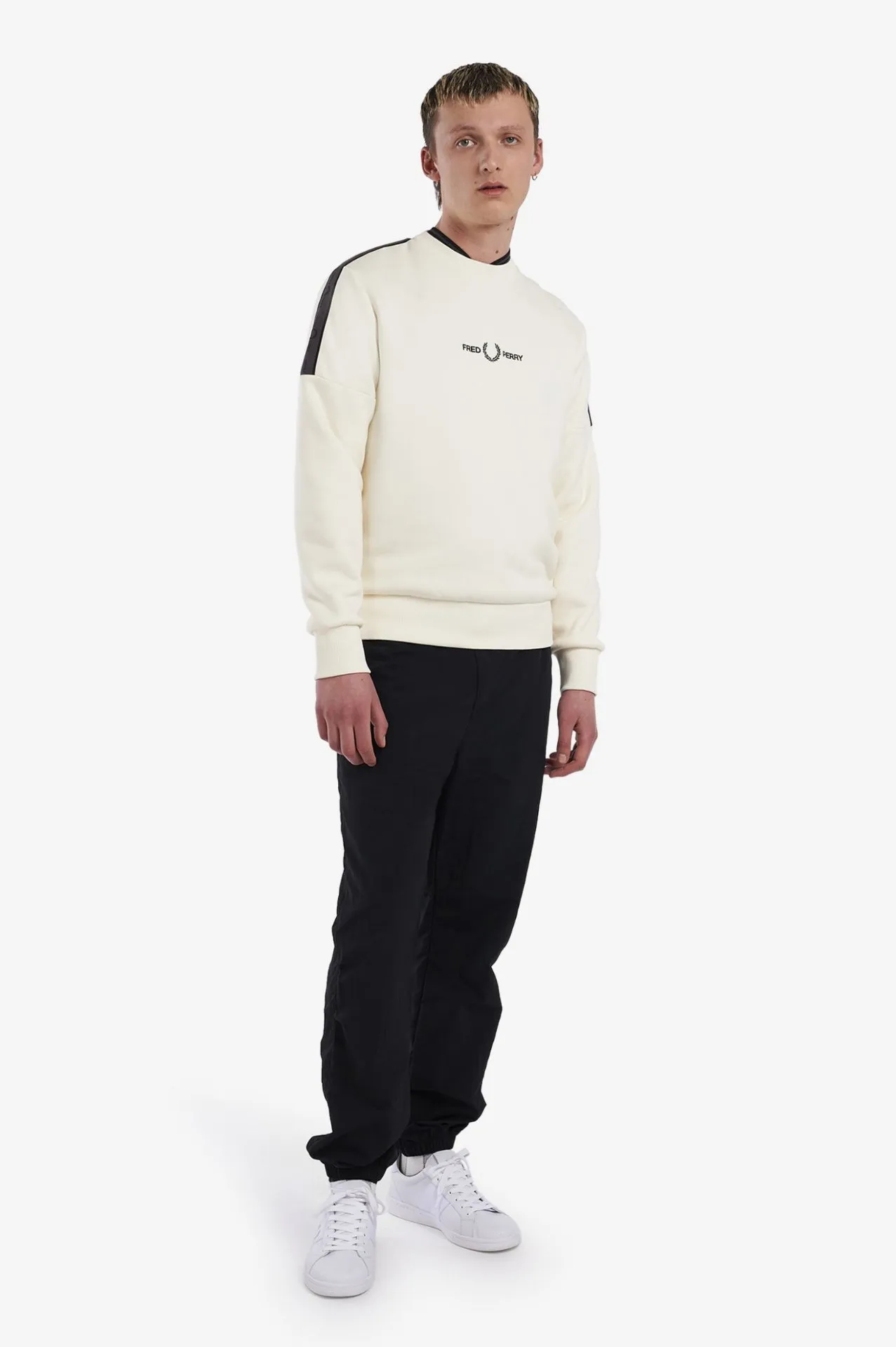 Fred Perry - Taped Crew Neck Sweater - Ecru