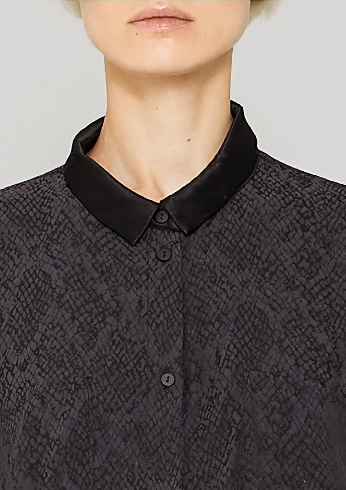 Jacquard Satin Collar Blouse - Black Snake