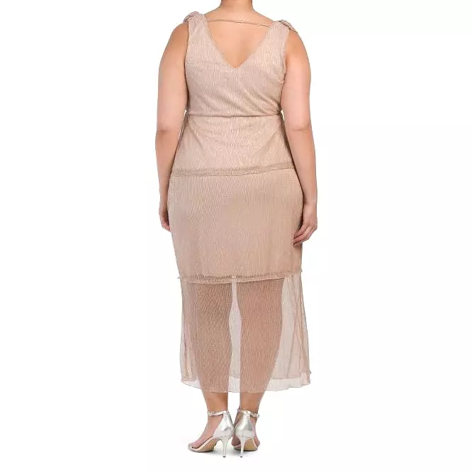 Plus size sleeveless v-neck midi dress