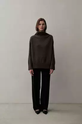 THE CLASSIC TURTLENECK - CHESTNUT BROWN