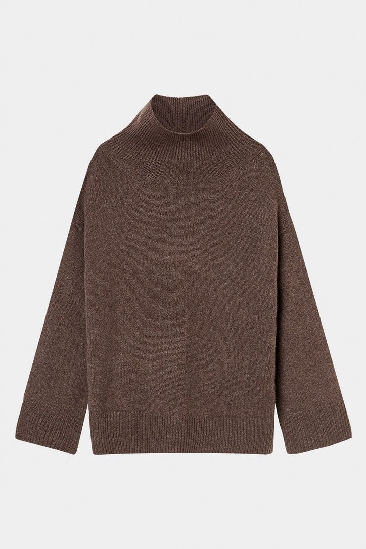 THE CLASSIC TURTLENECK - CHESTNUT BROWN