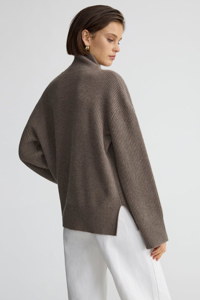 THE OVERSIZED TURTLENECK - BRACKEN